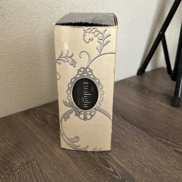 Twilight Collection with keepsake box Twilight, New Moon, Eclipse plus photos - Picture 3 of 5